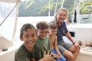 Bambini in visita su A Go Go