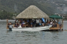 Casetta galleggiante in festa